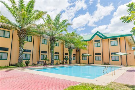 Microtel by Wyndham Cabanatuan .